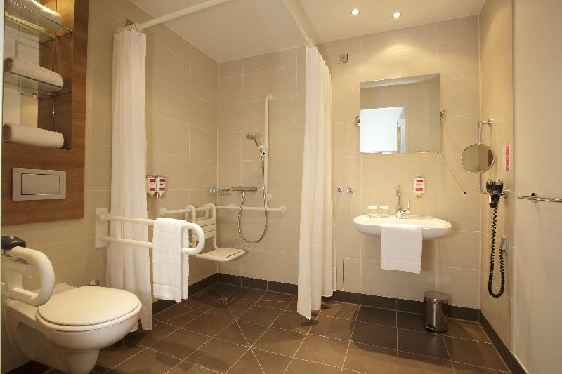 H4 Hotel Berlin Alexanderplatz - Oda