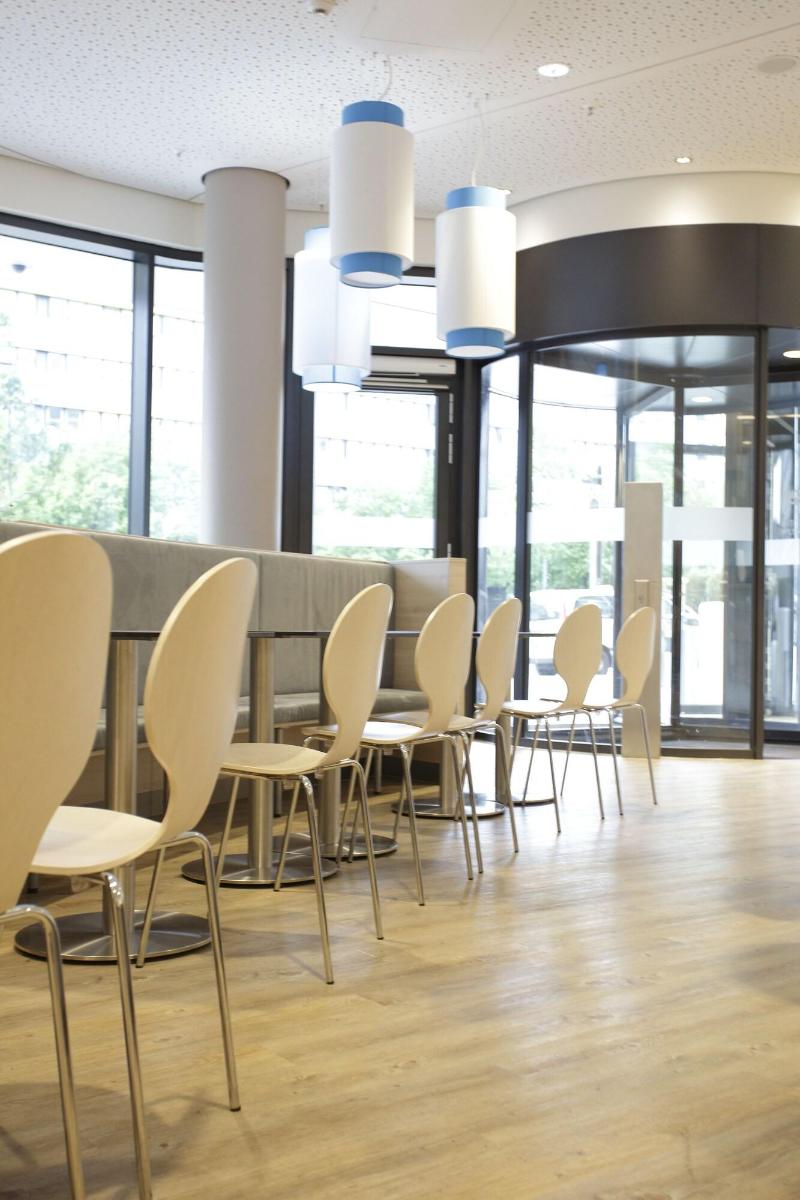 H2 Hotel Berlin Alexanderplatz - Lobi