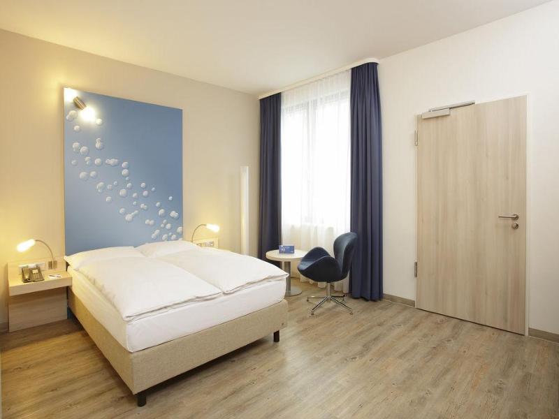 H2 Hotel Berlin Alexanderplatz - Oda