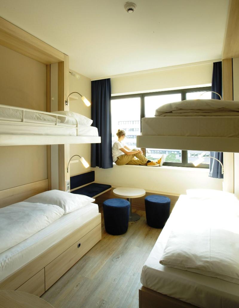 H2 Hotel Berlin Alexanderplatz - Oda