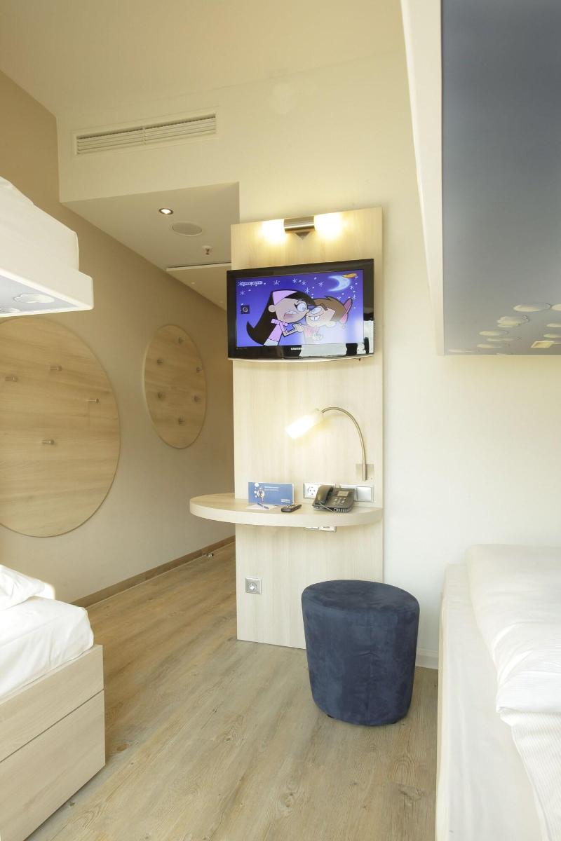 H2 Hotel Berlin Alexanderplatz - Oda