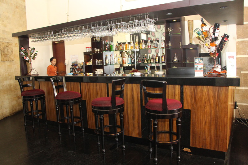 Swiss-Belhotel Borneo Samarinda - Bar