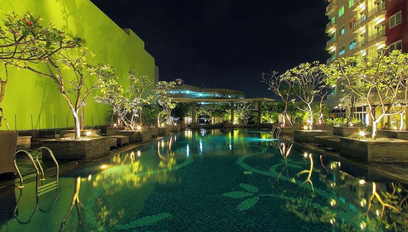 Solo Paragon Hotel & Residences - Havuz