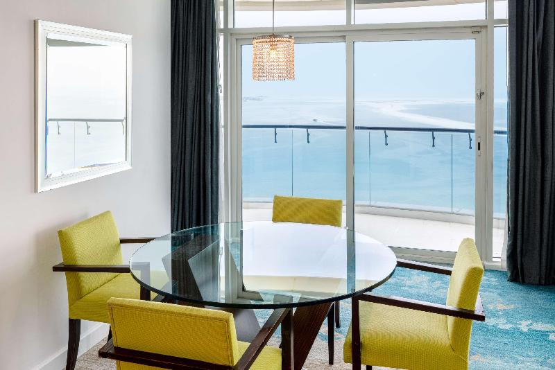 Hilton Doha  (Private Beach Access) - Oda