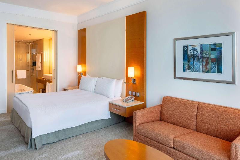 Hilton Doha  (Private Beach Access) - Oda
