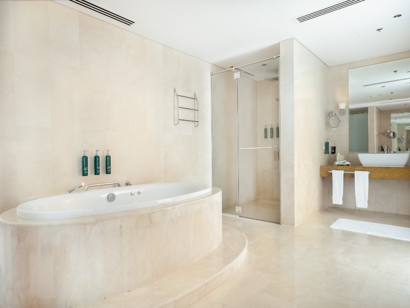 Hilton Doha  (Private Beach Access) - Oda