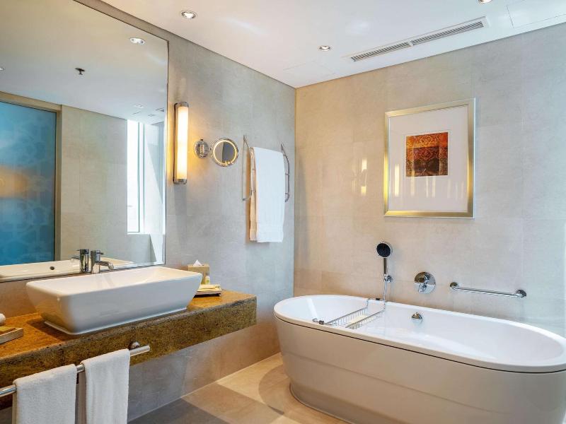 Hilton Doha  (Private Beach Access) - Oda
