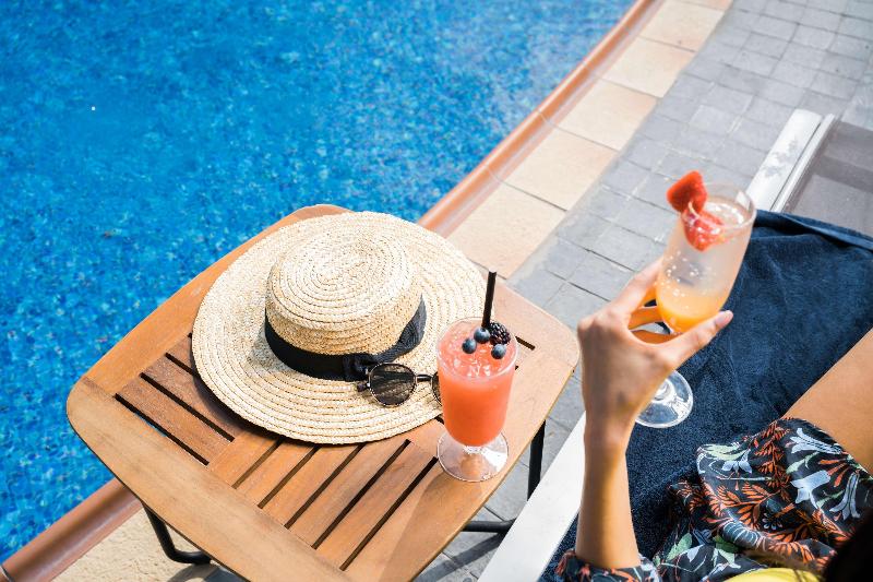 Hilton Doha  (Private Beach Access) - Havuz