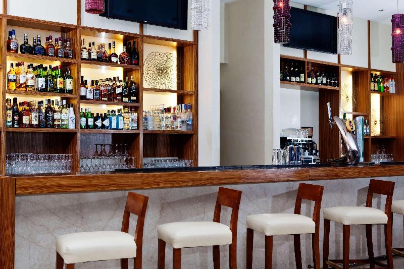 Hilton Doha  (Private Beach Access) - Restoran