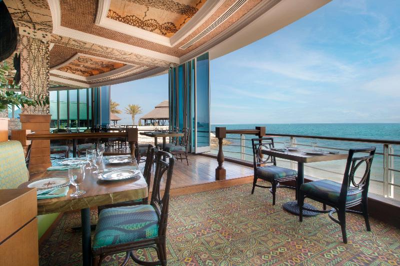 Hilton Doha  (Private Beach Access) - Restoran