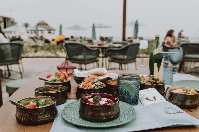 Hilton Doha  (Private Beach Access) - Restoran