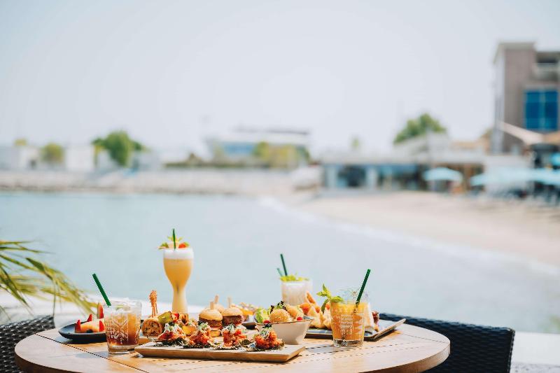 Hilton Doha  (Private Beach Access) - Restoran