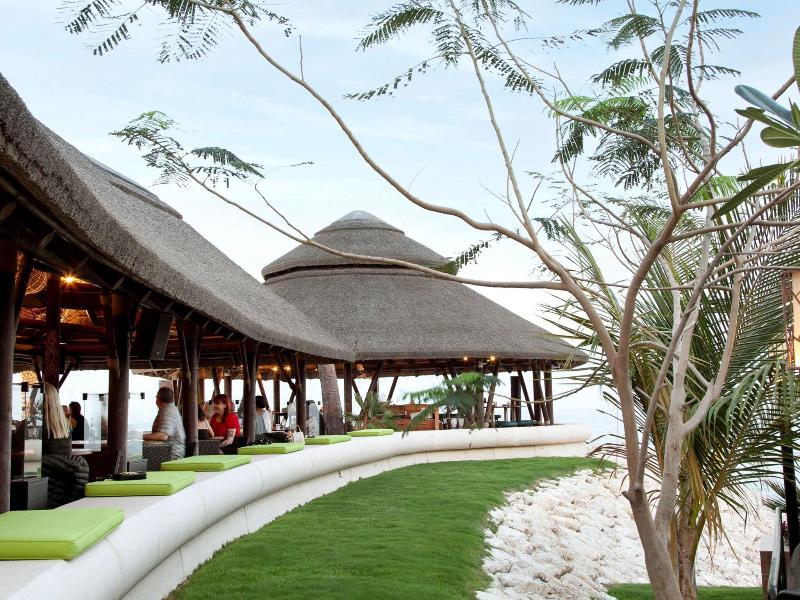 Hilton Doha  (Private Beach Access) - Restoran