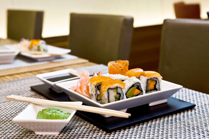 Hilton Doha  (Private Beach Access) - Restoran
