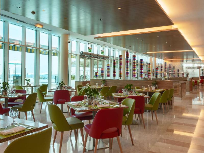 Hilton Doha  (Private Beach Access) - Restoran