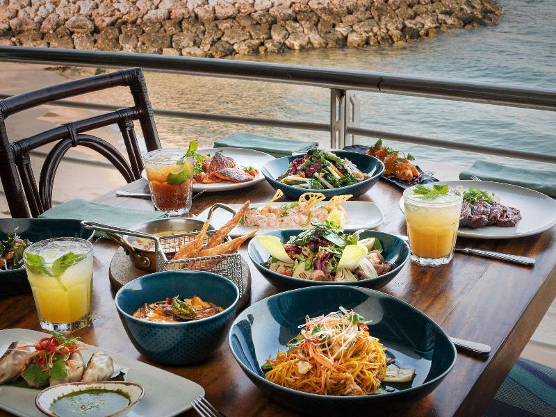 Hilton Doha  (Private Beach Access) - Restoran