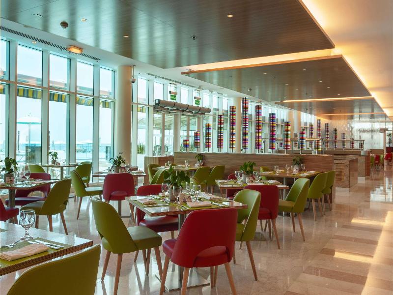 Hilton Doha  (Private Beach Access) - Restoran