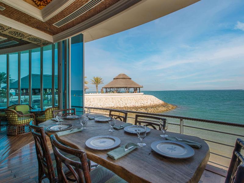 Hilton Doha  (Private Beach Access) - Restoran