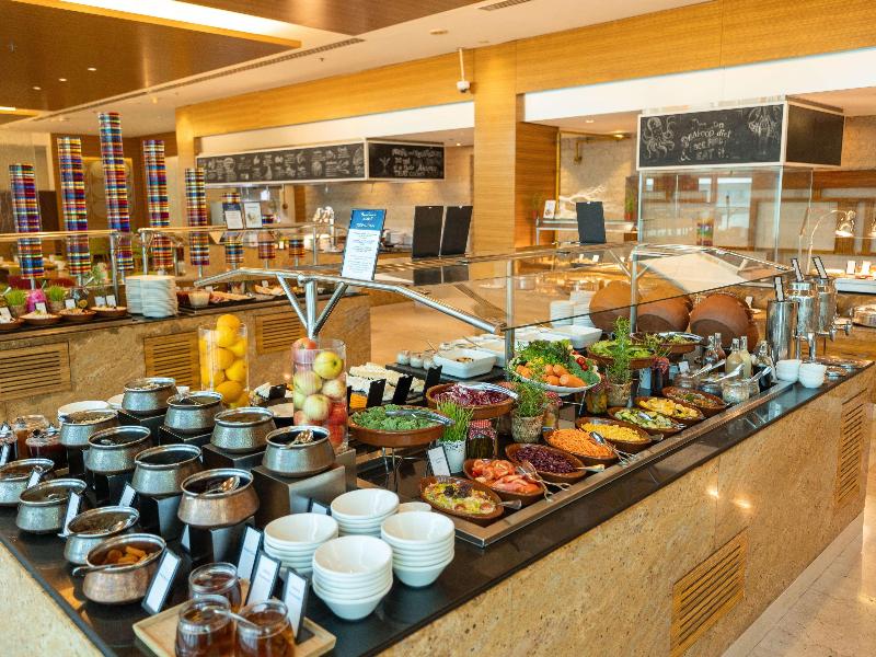 Hilton Doha  (Private Beach Access) - Restoran