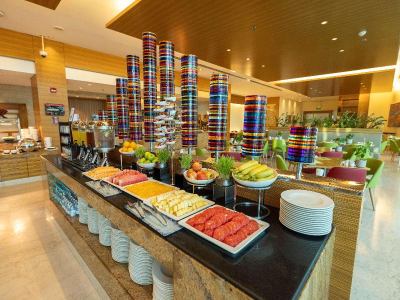 Hilton Doha  (Private Beach Access) - Restoran