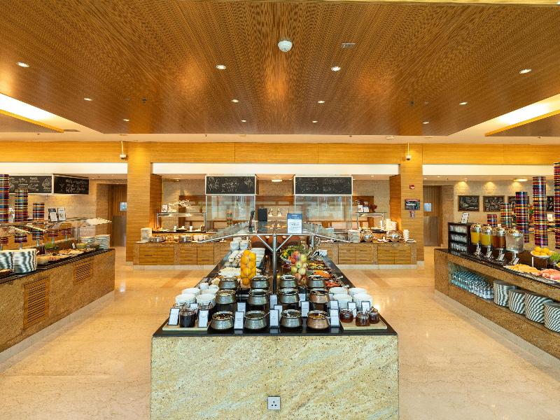 Hilton Doha  (Private Beach Access) - Restoran