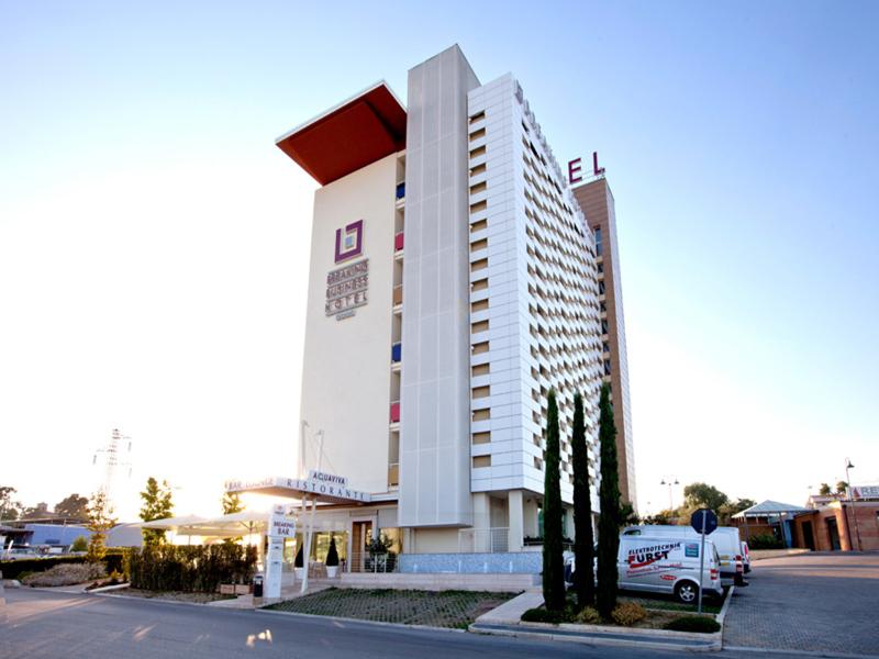 Breaking Business Hotel - Genel