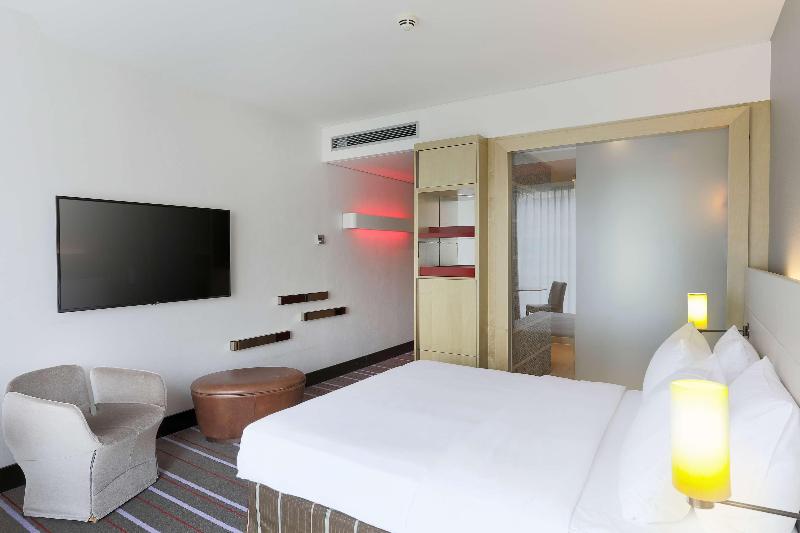 Radisson Blu Media Harbour Hotel - Oda