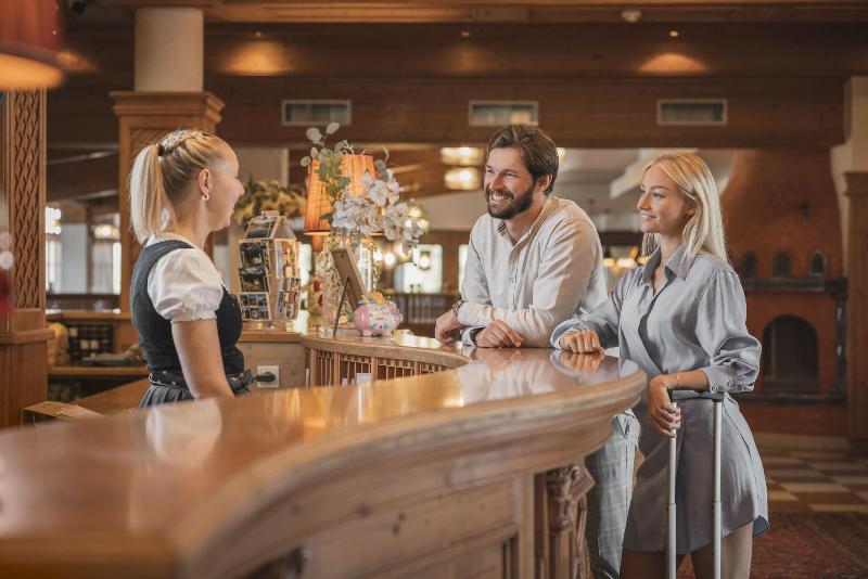 Family and Spa Hotel Alpenpark - Lobi
