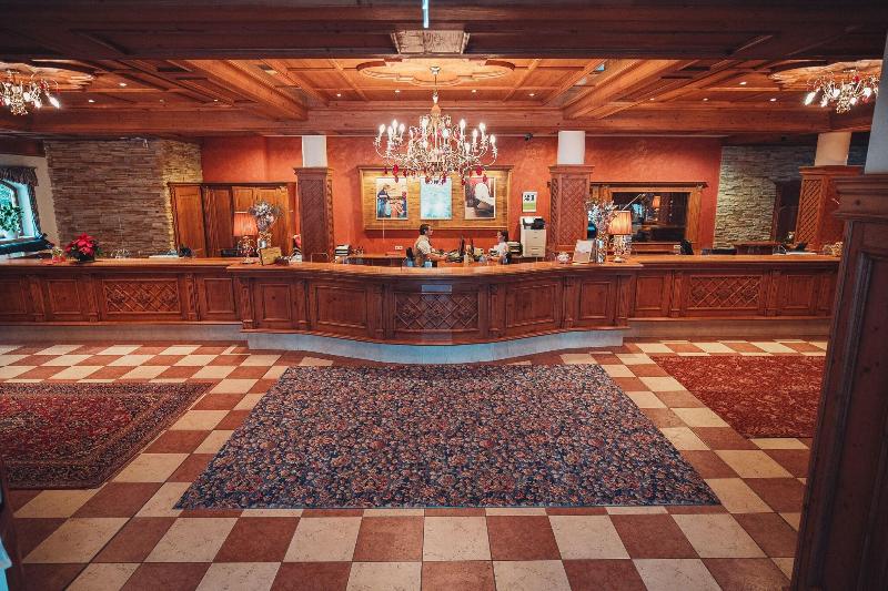 Family and Spa Hotel Alpenpark - Lobi