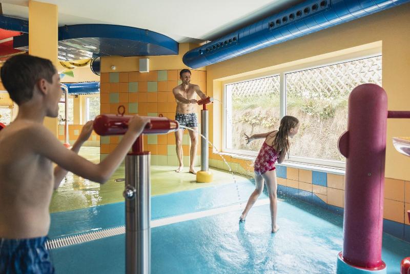 Family and Spa Hotel Alpenpark - Havuz
