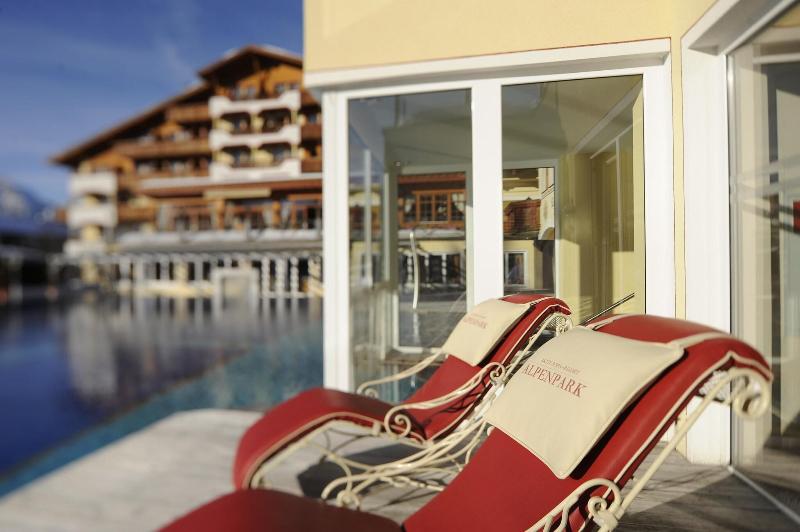 Family and Spa Hotel Alpenpark - Havuz