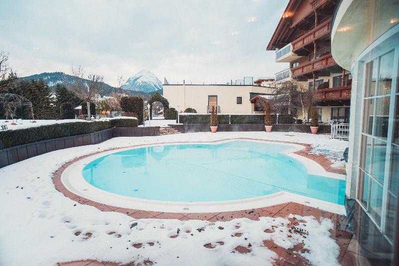Family and Spa Hotel Alpenpark - Havuz