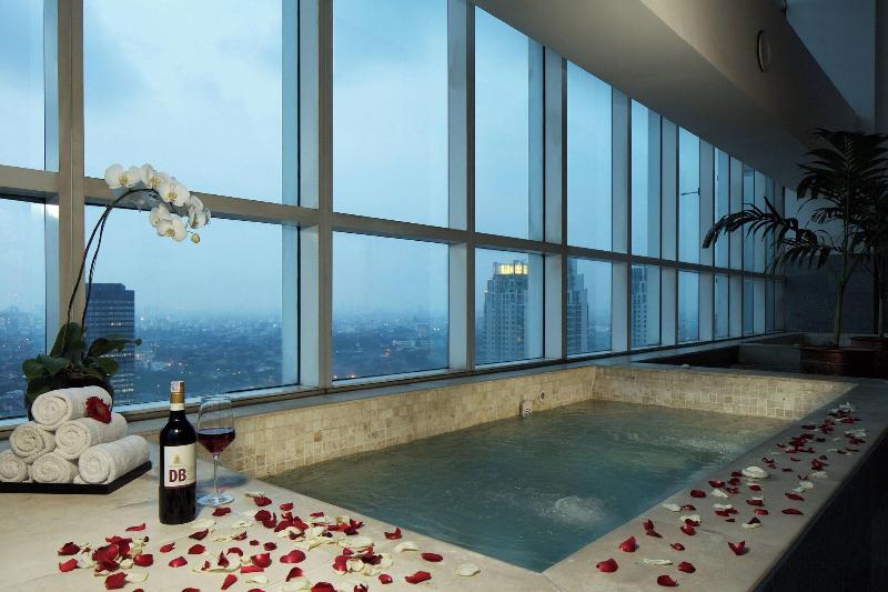 The Mayflower, Jakarta - Marriott Executive Apt - Havuz