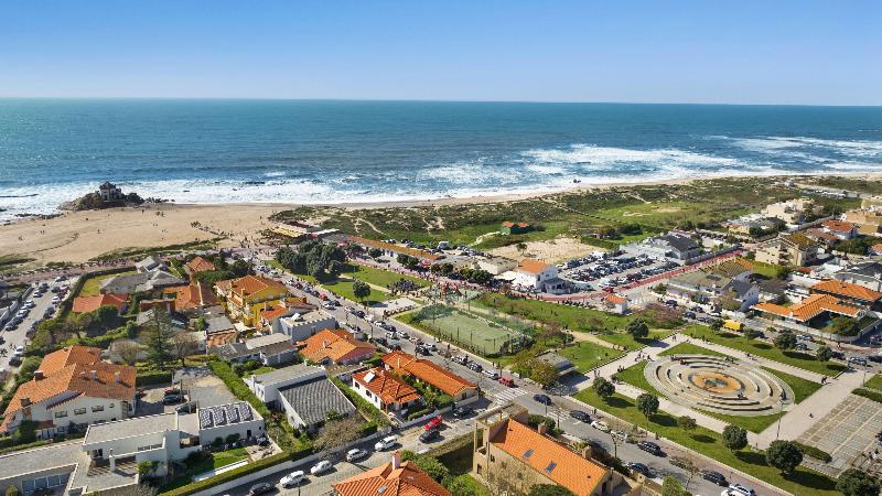 Holiday Inn Porto Gaia - Genel