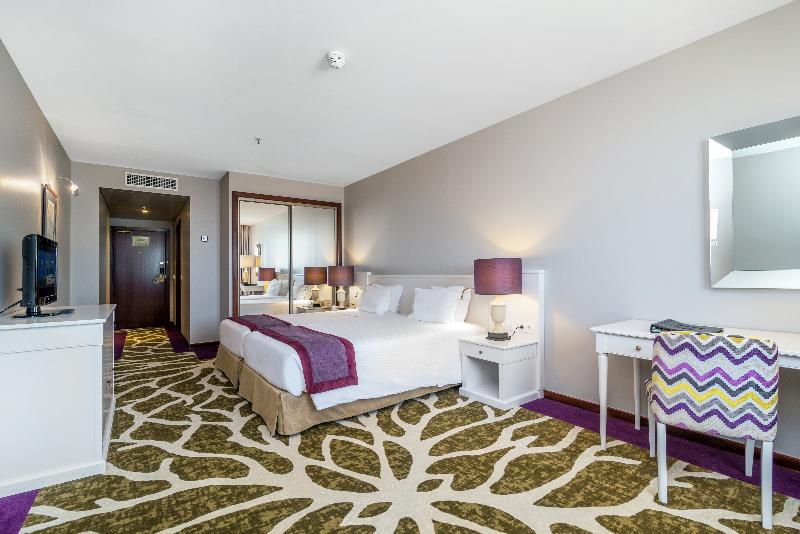 Holiday Inn Porto Gaia - Oda