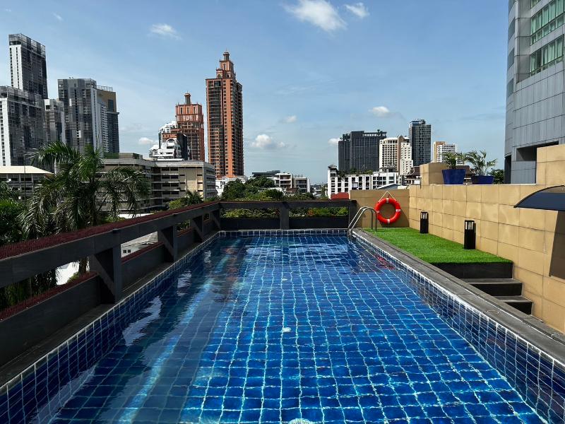 Aspira Suites Sukhumvit 20 - Havuz