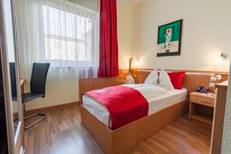 Arthotel Ambassador Wiesbaden - FREE PARKING - Oda