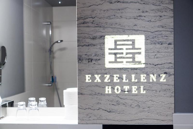 Exzellenz - Genel