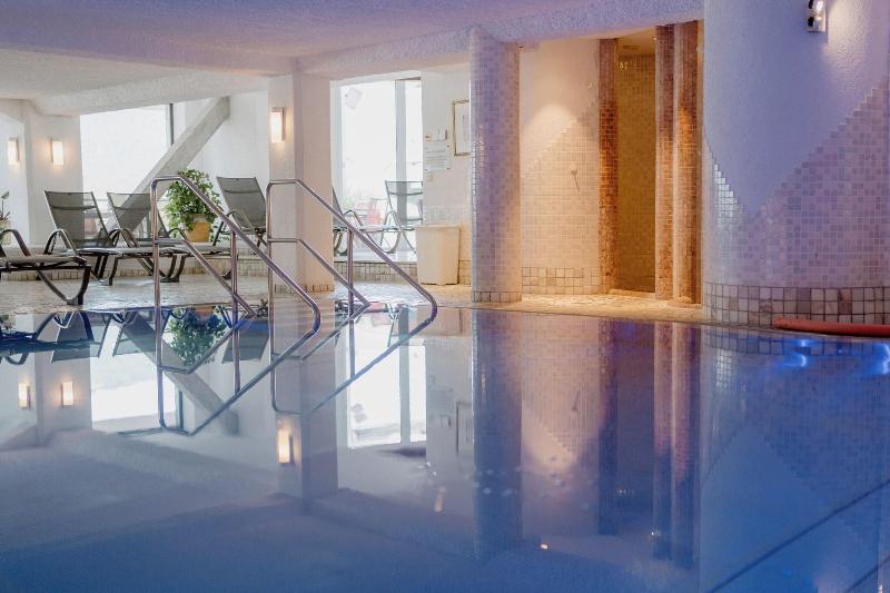 Romantik Hotel Im Weissen Roessl - Havuz
