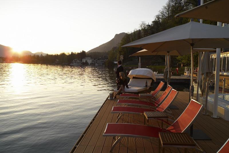 Romantik Hotel Im Weissen Roessl - Teras