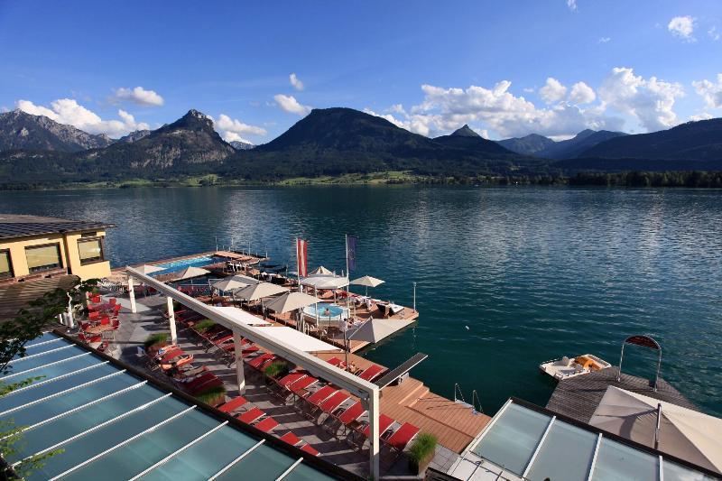 Romantik Hotel Im Weissen Roessl - Teras