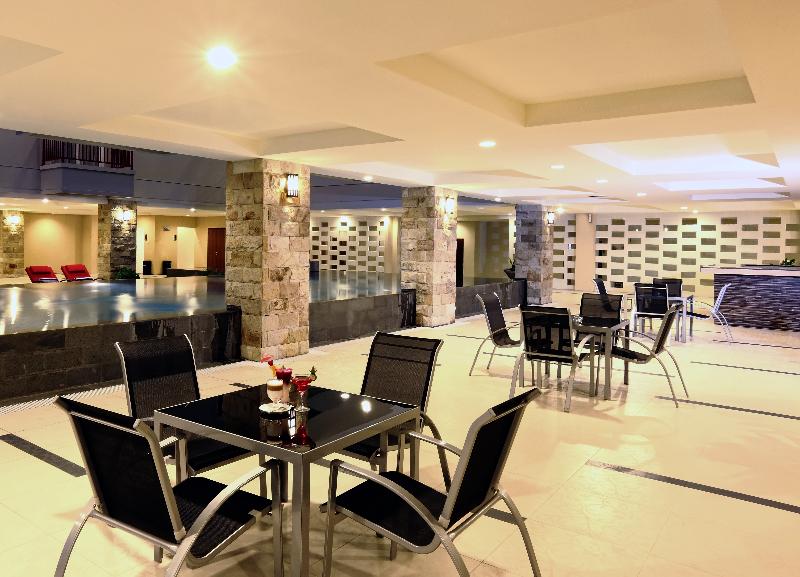 Lombok Plaza Hotel and Convention - Havuz