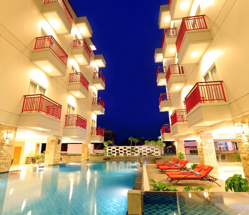 Lombok Plaza Hotel and Convention - Havuz