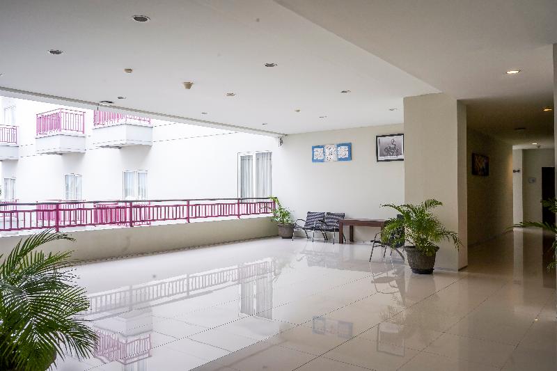 Lombok Plaza Hotel and Convention - Teras
