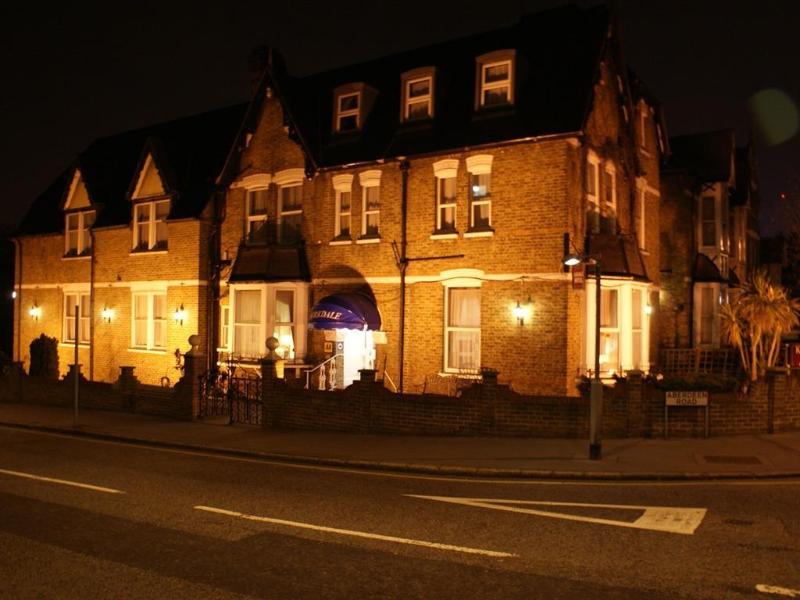 Kirkdale Hotel - Genel