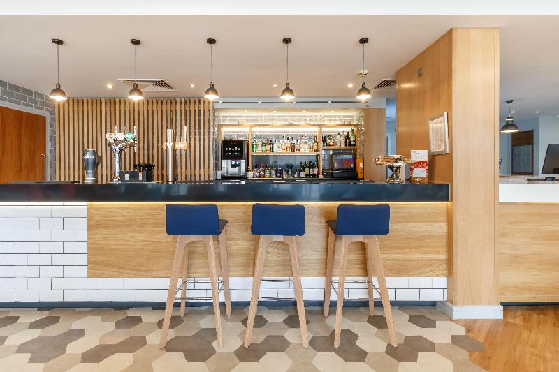 Holiday Inn Express Birmingham - Bar