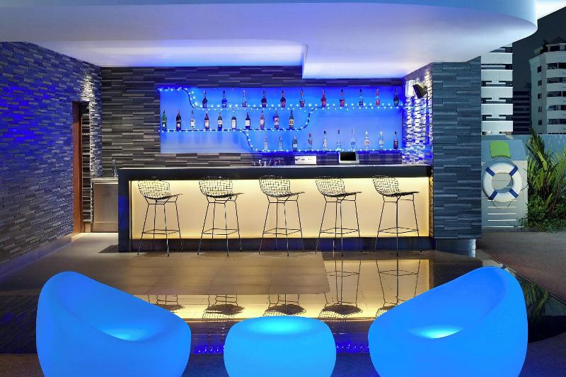 Aloft Bangkok - Sukhumvit 11 - Bar
