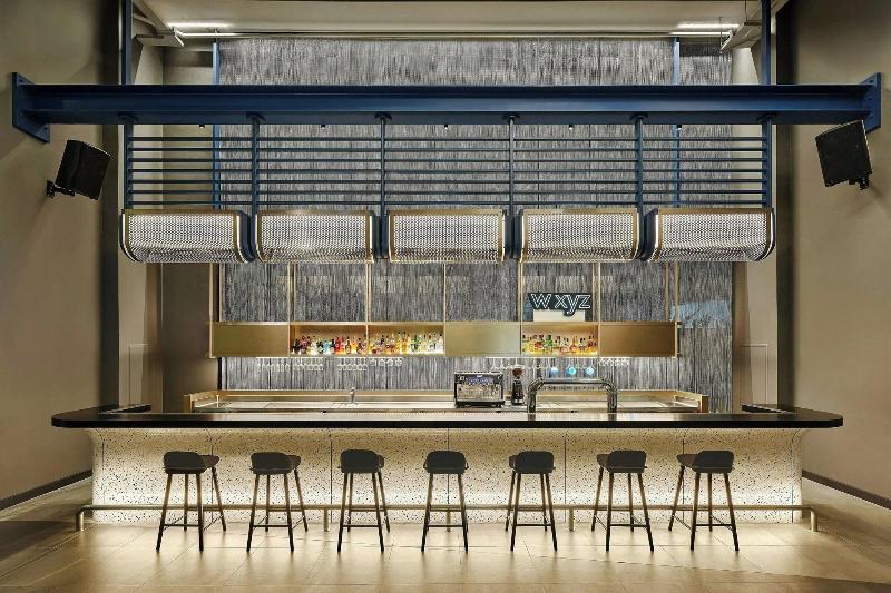 Aloft Bangkok - Sukhumvit 11 - Bar