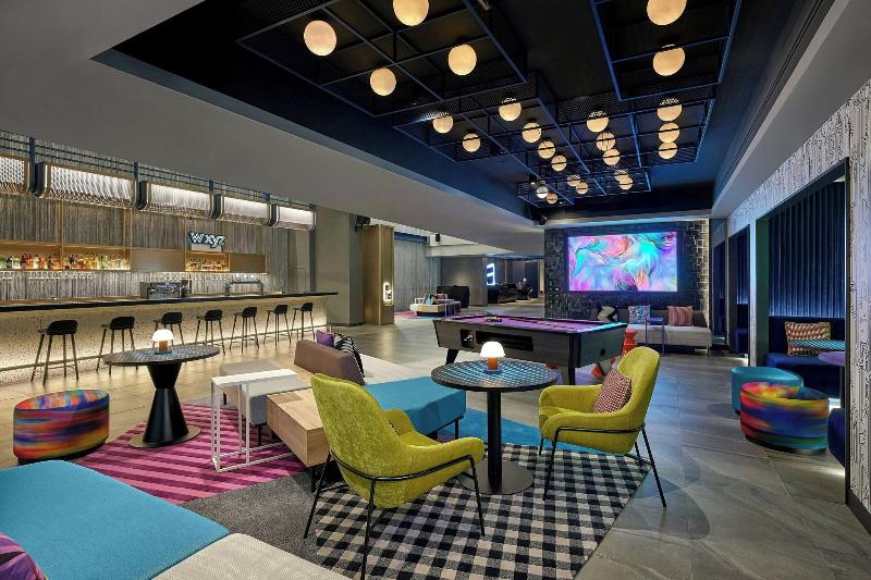 Aloft Bangkok - Sukhumvit 11 - Bar