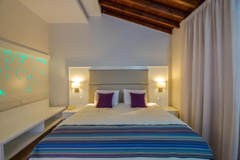 Myro Androu Hotel Apts - Oda